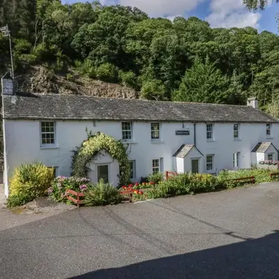 Riverside Cottage No 3
