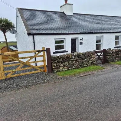 RAWSON COTTAGE LOVELY 2 BEDROOM SEMI RURAL