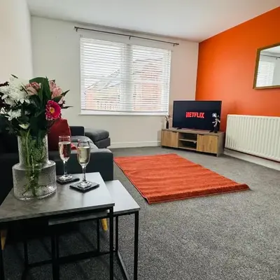 Curwen Apartment - 2 Bedrooms - Sleeps 6