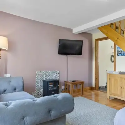 Newly Renovated 2 Bed Property - Pass the Keys