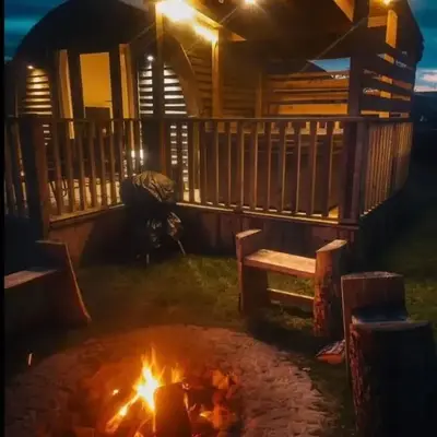 The Galloway Steading -The Hedgehog's Hideout family cabin with Hot Tub and Fire Pit