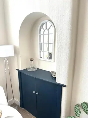 a blue cabinet in a bedroom with a window at Prestwick KingB PetsOk FreeP Wifi Tv in Prestwick