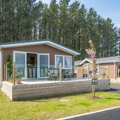 Antler Lodge - Meadows Retreat Lodge Park
