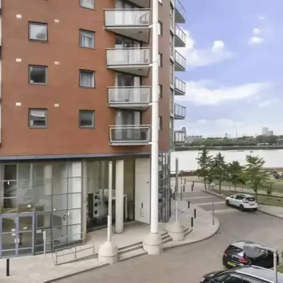 Apartment In Canary Wharf