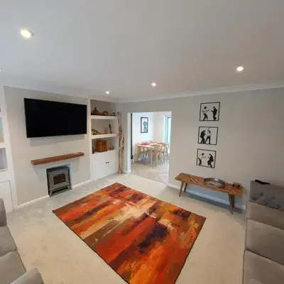 3 Bed-Sleeps 5-Garden-Parking-Pets