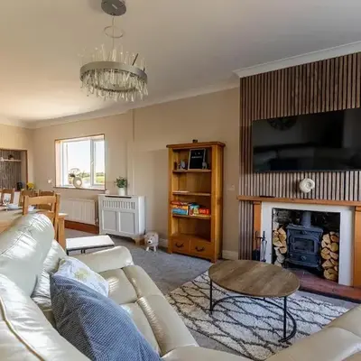 Spacious 4-Bed Lake District Getaway for Groups