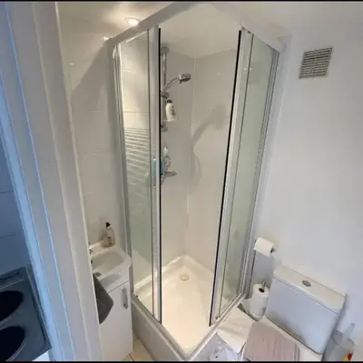 Central and Spacious first floor flat