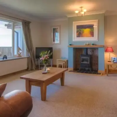Spacious holiday home with stunning sea views