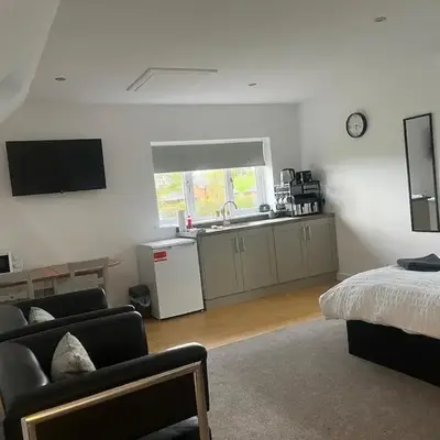 Oak Field View - Self Contained Studio