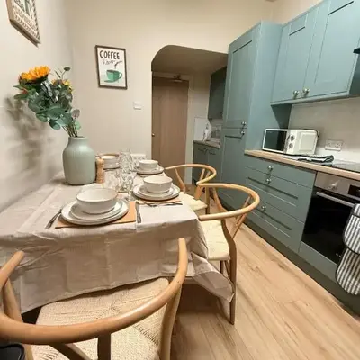 Contractor 4BD Carlisle Long Stay w Wi-Fi