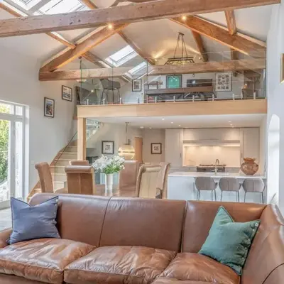 Luxurious Barn within easy reach of South Lakes!