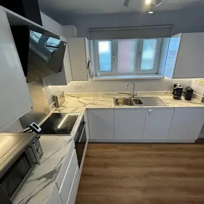 3x Large Double bedroom