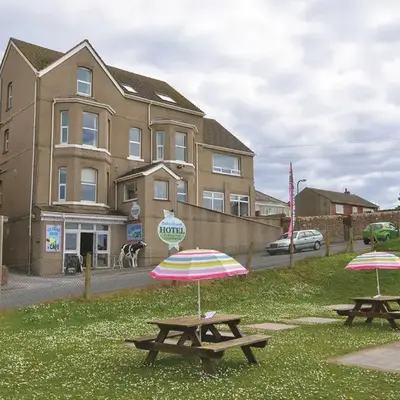 Bailey Ground Hotel