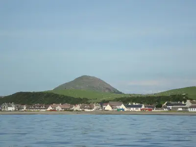 a town on the shore of a body of water at Ingleside in Ballantrae
