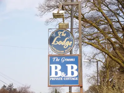 a sign for the geysers bbq and private queue at Groom's Cottage in Moffat