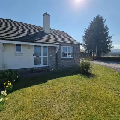Lavender Cottage with Parking and Beautiful Views Christmas Special