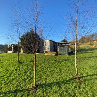 Shepherds Hut-hot tub hire-dog friendly-views