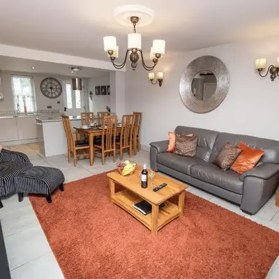 Bridge House Apartment 1