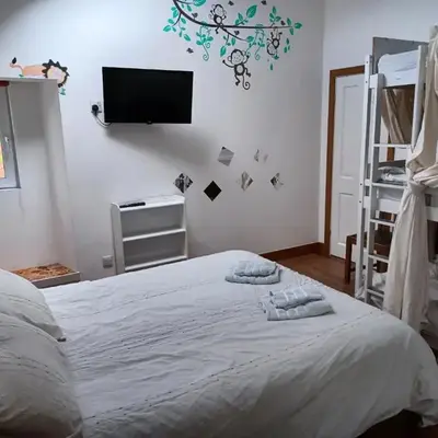 Voyage Hostel - Ensuite Family Rooms with shared kitchen