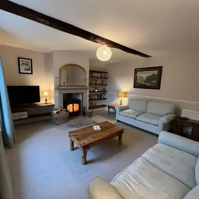 House - Sleeps 10 Pet friendly & Parking